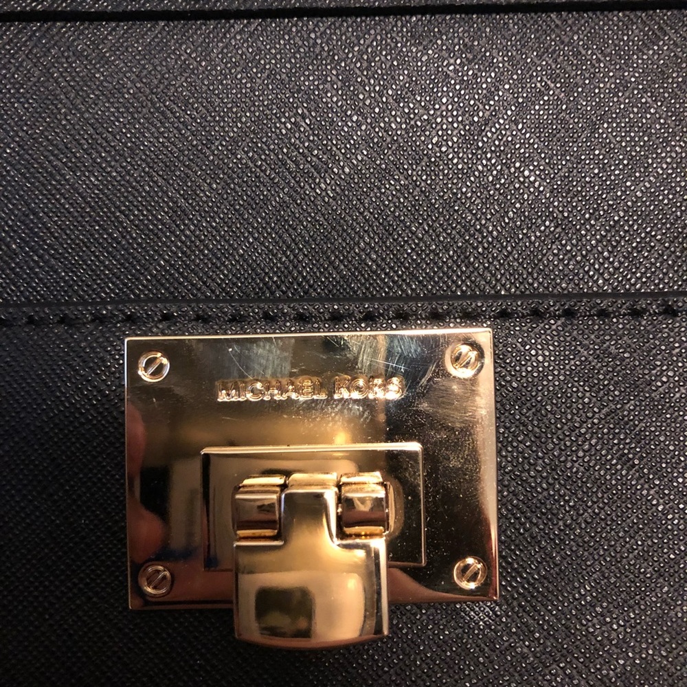 Michael Kors purse - Picture 3 of 4